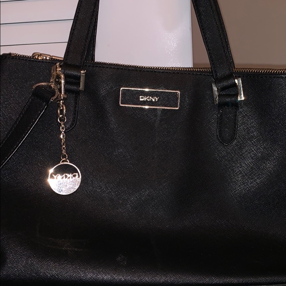 DKNY